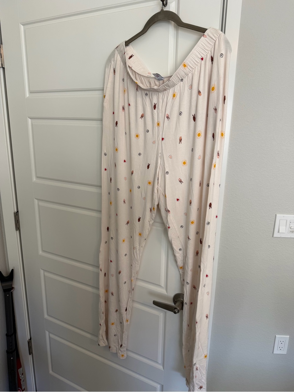 Old Navy Sunday Sleep Cream Pajama Bottoms with Yellow and Brown Peace Print